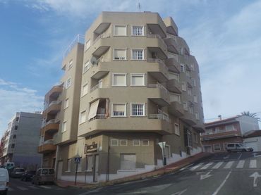 Ground floor with lift for sale in Calle Dunas 2