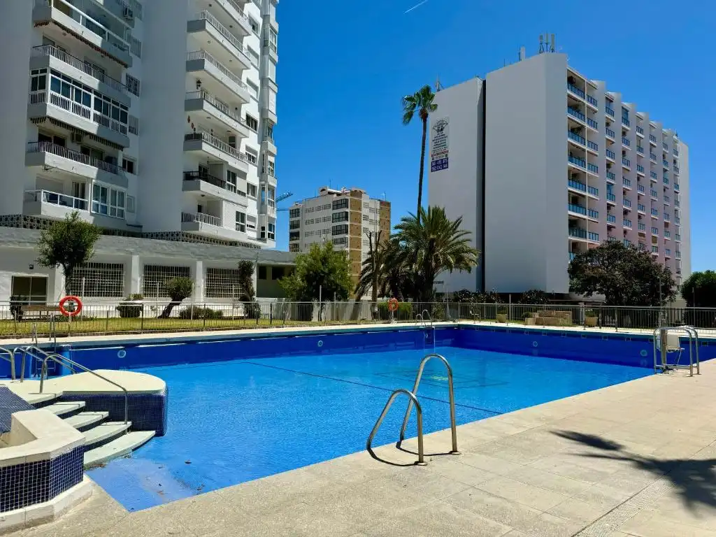 Apartament amb terrassa en venda a Avenida Alay 3