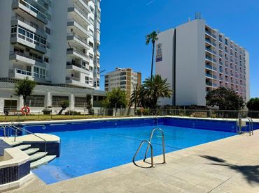 Apartament amb balcó en venda a Avenida Alay 3
