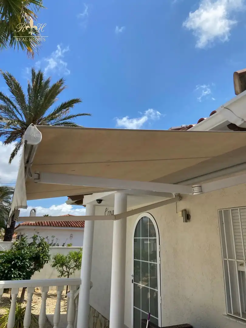 Terrace of Detached homes for sale in L'Alfàs del Pi  with Air Conditioner, Heating and Swimming Pool