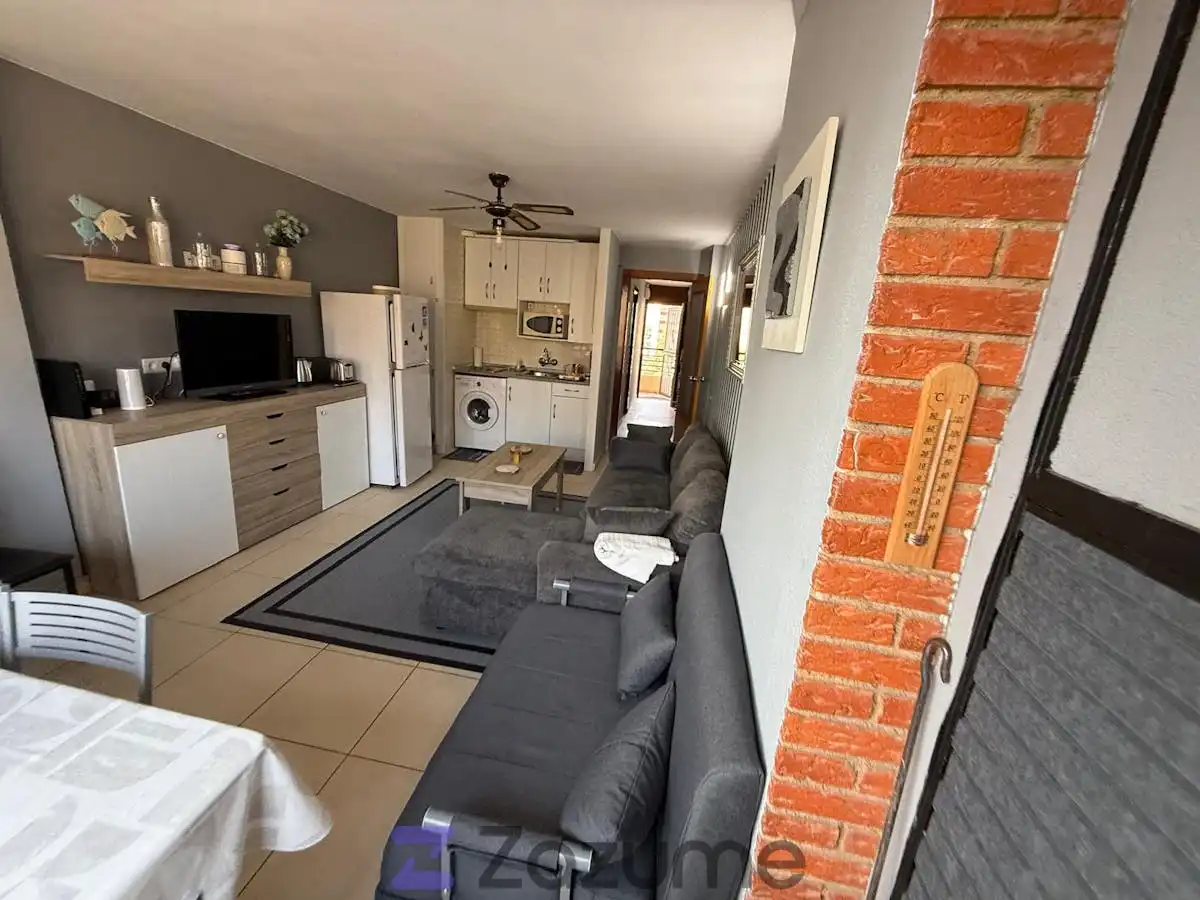Living room of Flat for rent in Benidorm  with Swimming Pool, Furnished and Washing machine