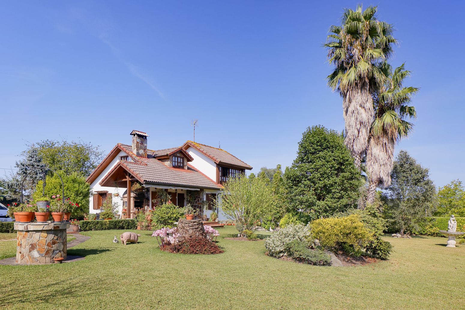 Jardí de Casa o xalet en venda en Gijón  amb Calefacció, Parquet i Traster