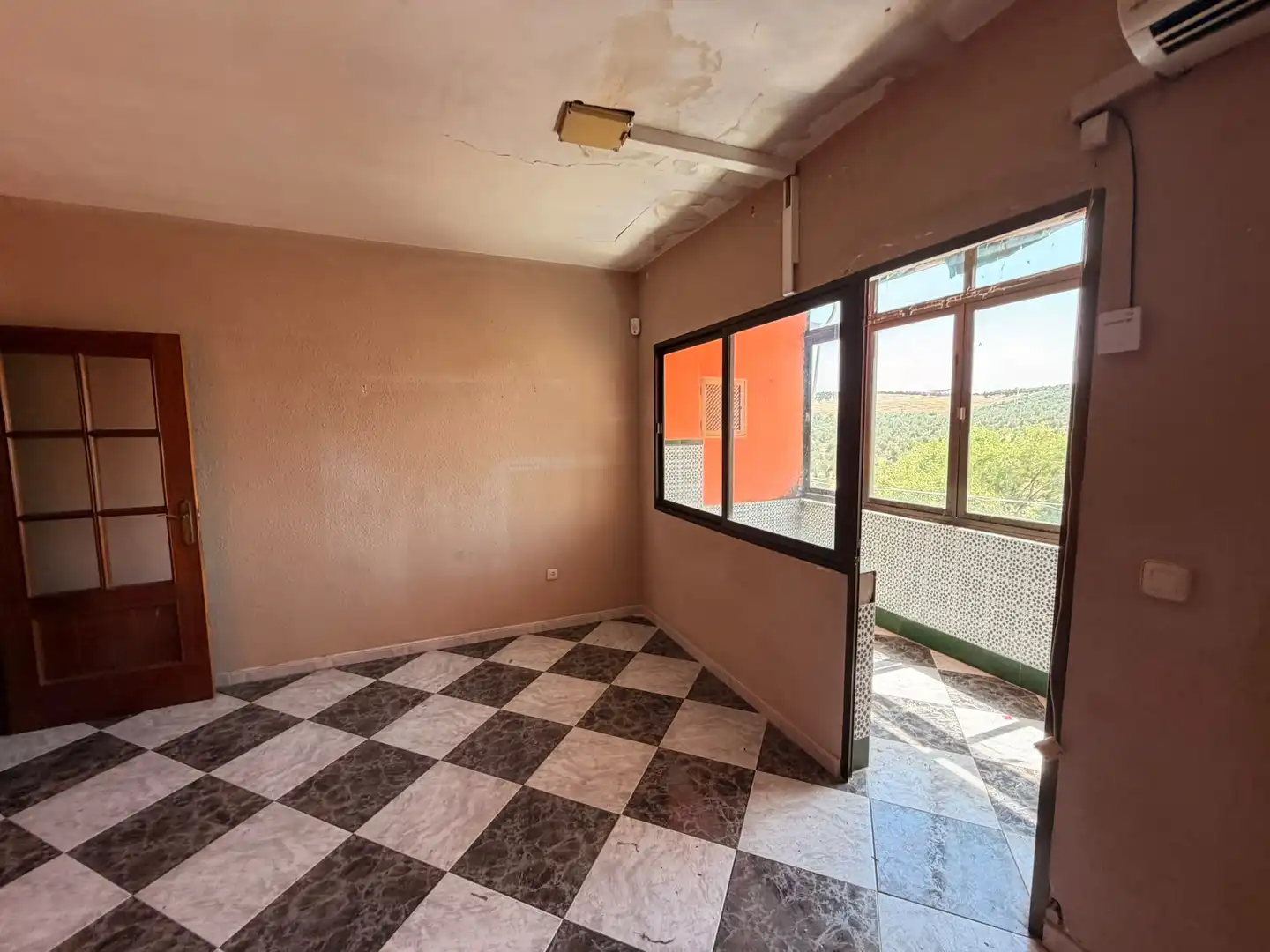 Flat for sale in Linarejos