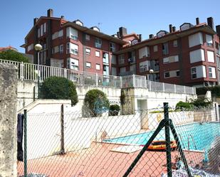 Piscina de Pis en venda en San Vicente de la Barquera amb Calefacció, Jardí privat i Terrassa