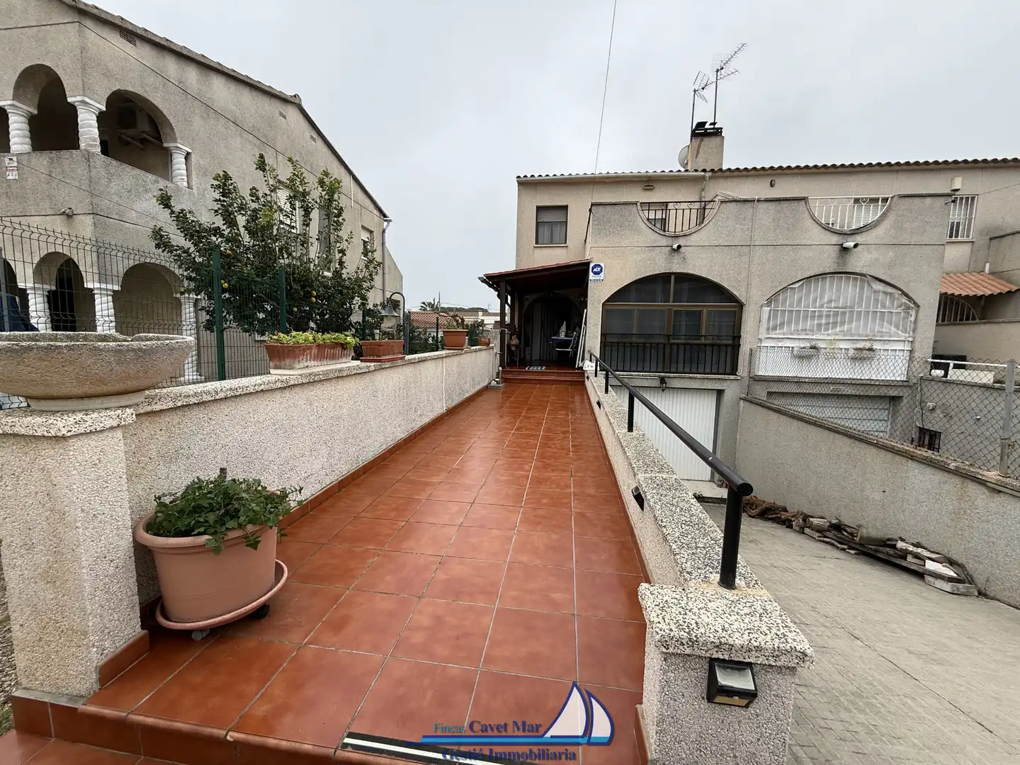 Vista exterior de Casa adosada en venta en Cambrils con Aire acondicionado, Calefacción y Jardín privado