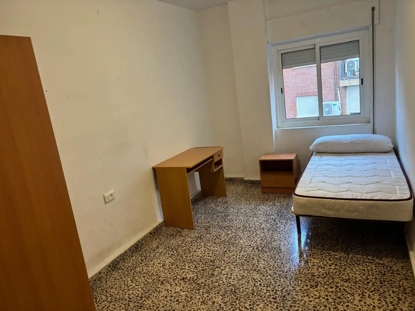 Schlafzimmer von Wohnung zur Miete in Murcia mit Möbliert, Waschmaschine und Balkon