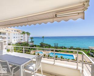 Dormitori de Apartament de lloguer en Altea amb Aire condicionat, Terrassa i Piscina