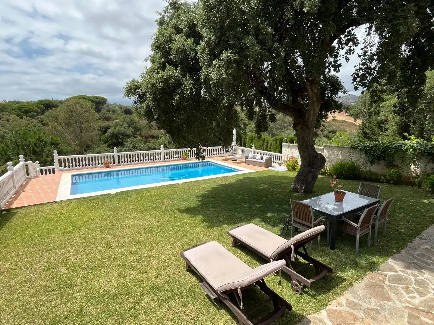 Jardí de Casa o xalet en venda en Marbella amb Aire condicionat i Piscina