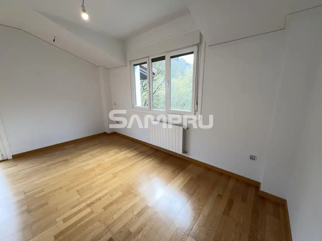 Habitación de Piso en venta en Eskoriatza con Calefacción, Jardín privado y Terraza