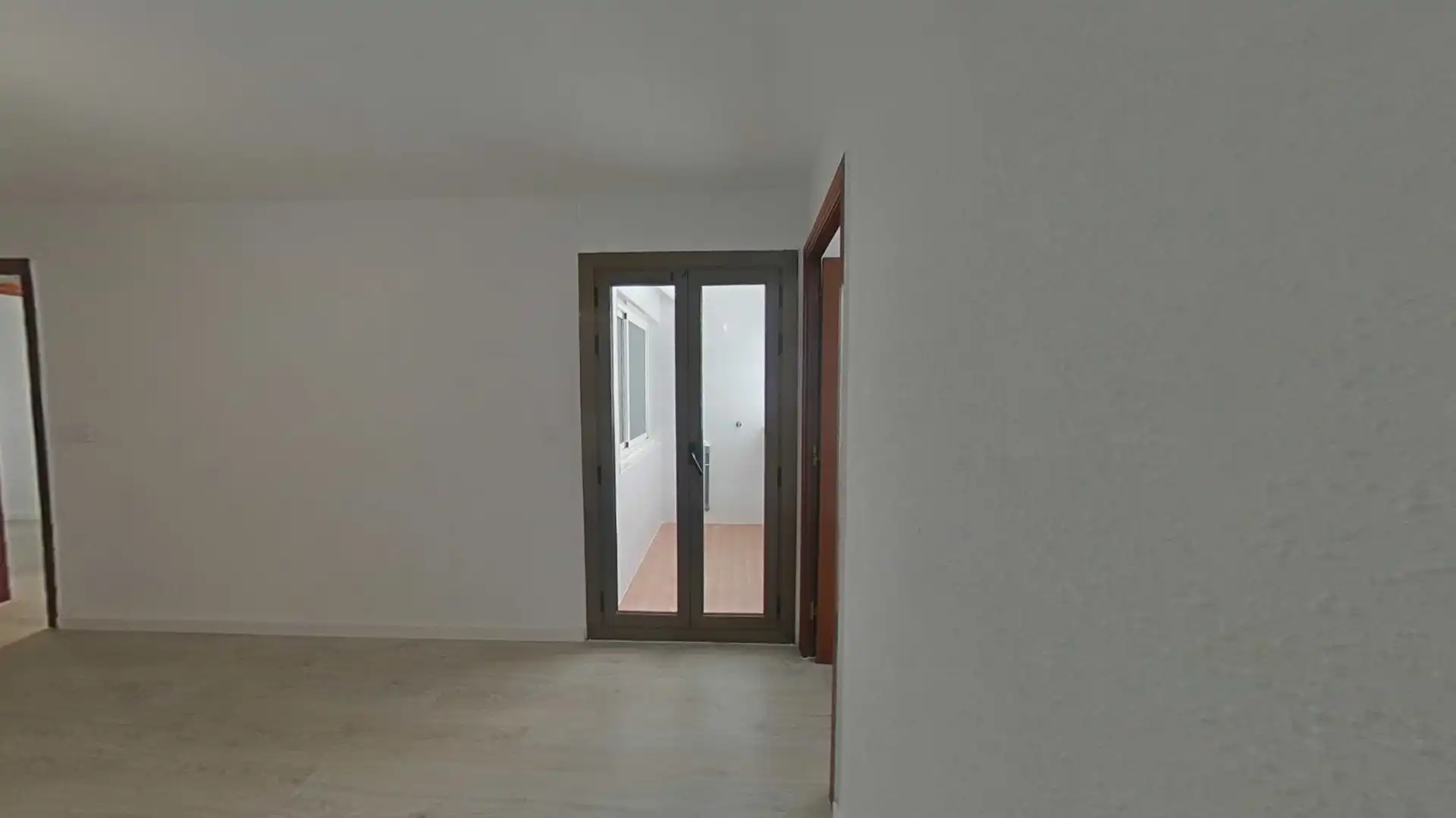 Piso en venta en Badalona con Parquet y Horno