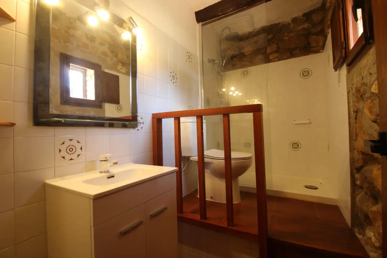 Bany de Casa o xalet de lloguer en Canyelles amb Aire condicionat, Calefacció i Jardí privat