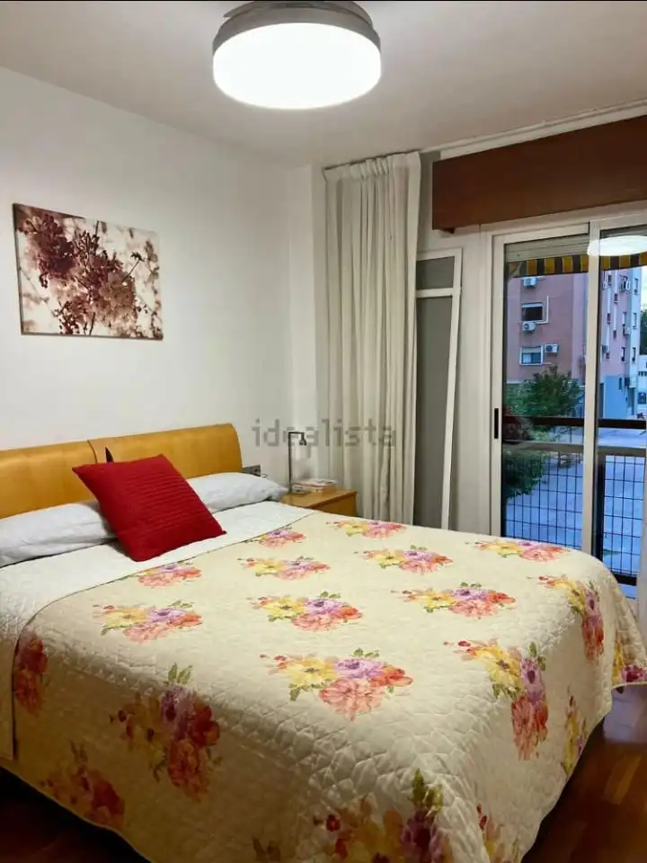 Flat with terrace for sale in Calle Doctor Manuel Serrano
