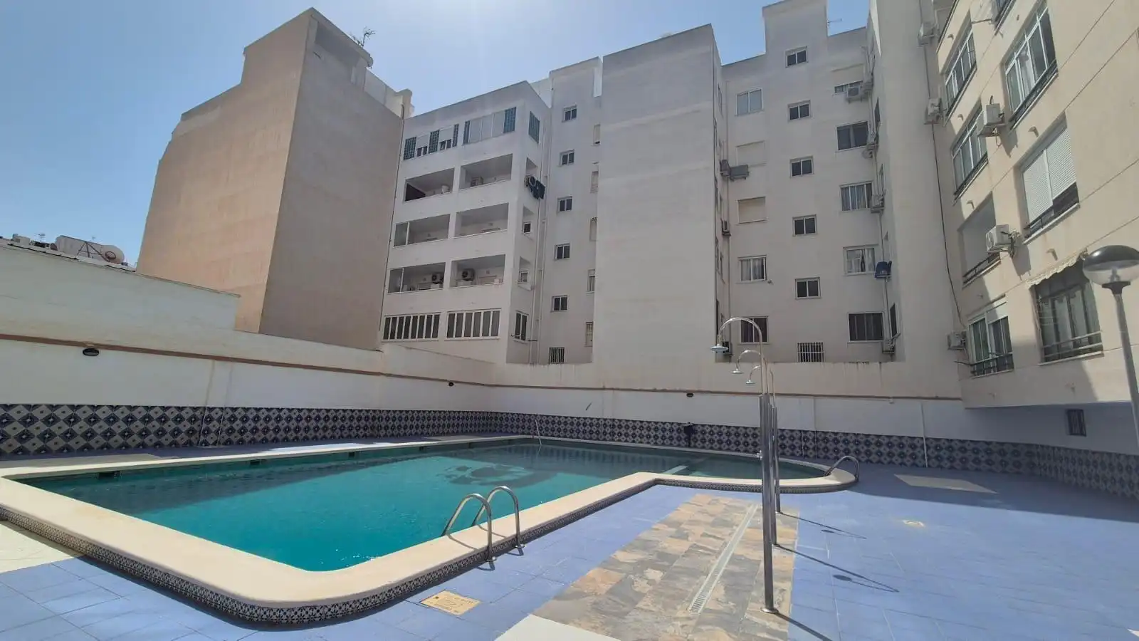 Piscina de Apartamento en venta en Torrevieja con Aire acondicionado, Terraza y Trastero