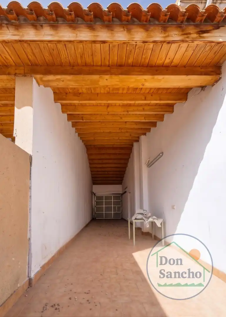Casa adosada en venta en Mucientes con Calefacción, Terraza y Balcón