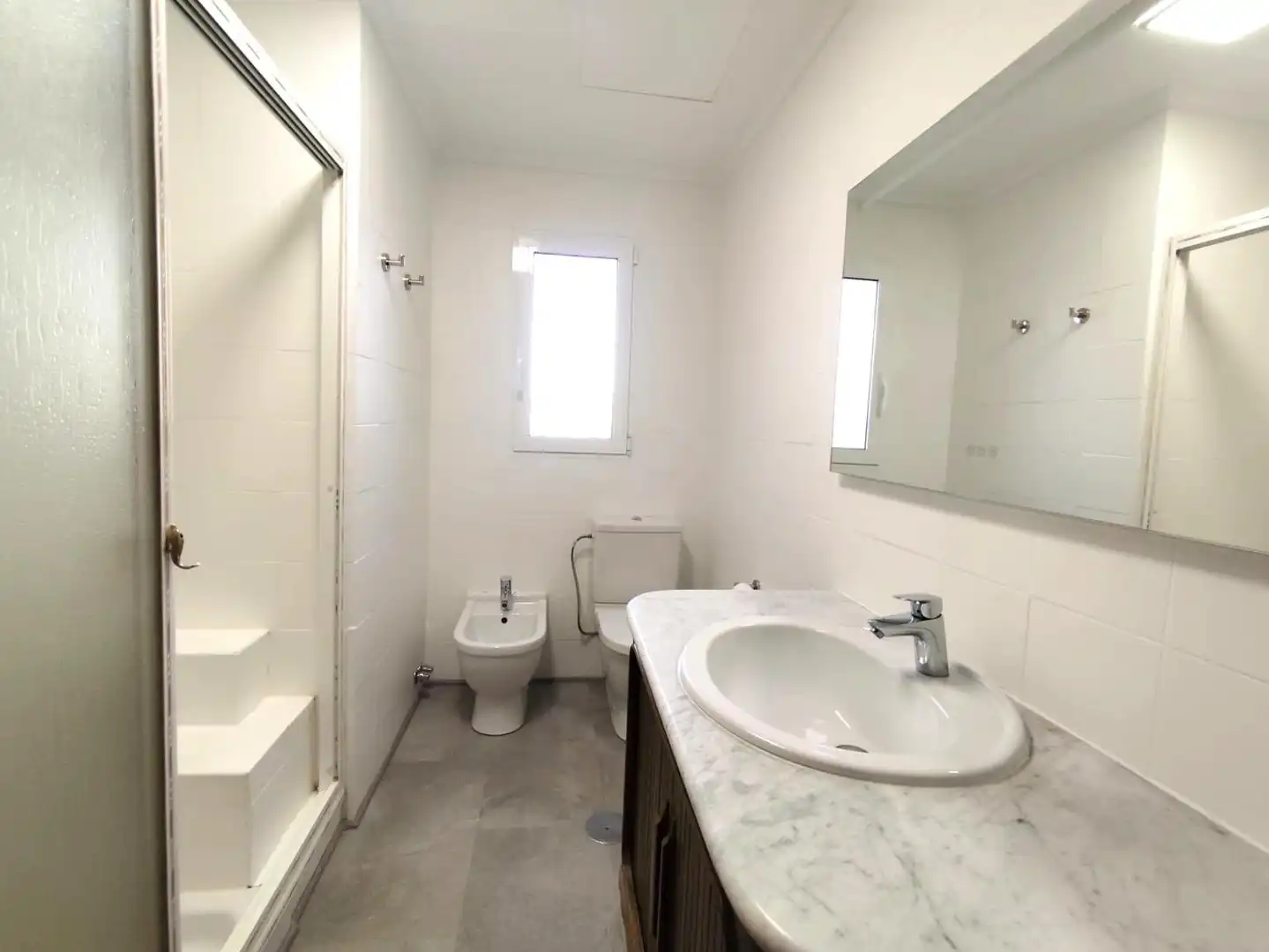 Badezimmer von Wohnung zur Miete in Cartagena mit Klimaanlage