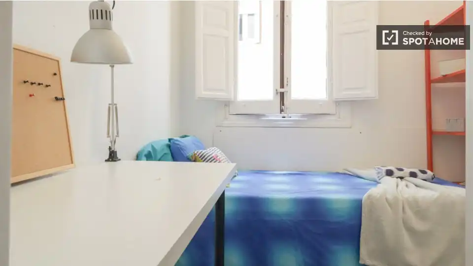 Habitación de Piso de alquiler en Madrid con Aire acondicionado, Calefacción y Amueblado