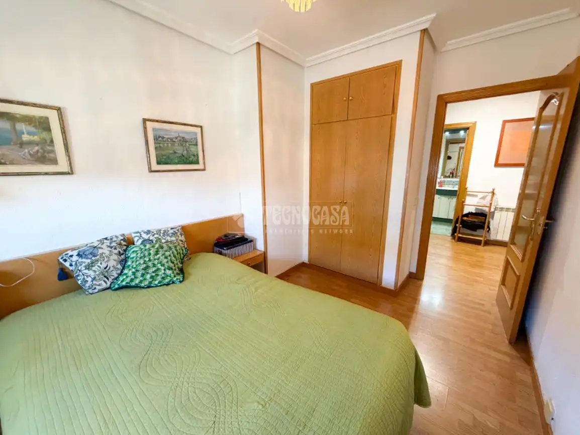 Bedroom of Flat for sale in Collado Villalba  with Air Conditioner, Heating and Parquet flooring