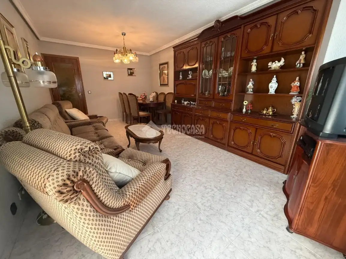 Sala d'estar de Pis en venda en Madrid amb Calefacció i Terrassa
