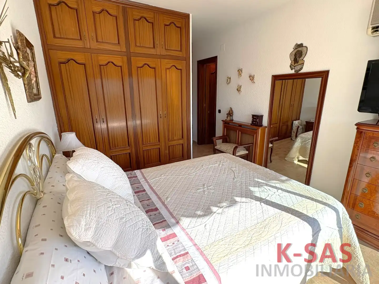 Casa amb piscina en venda a Carrer de les Tres Torres 6, imagen 6