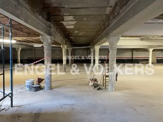 Local comercial en venta en Eixample, imagen 2