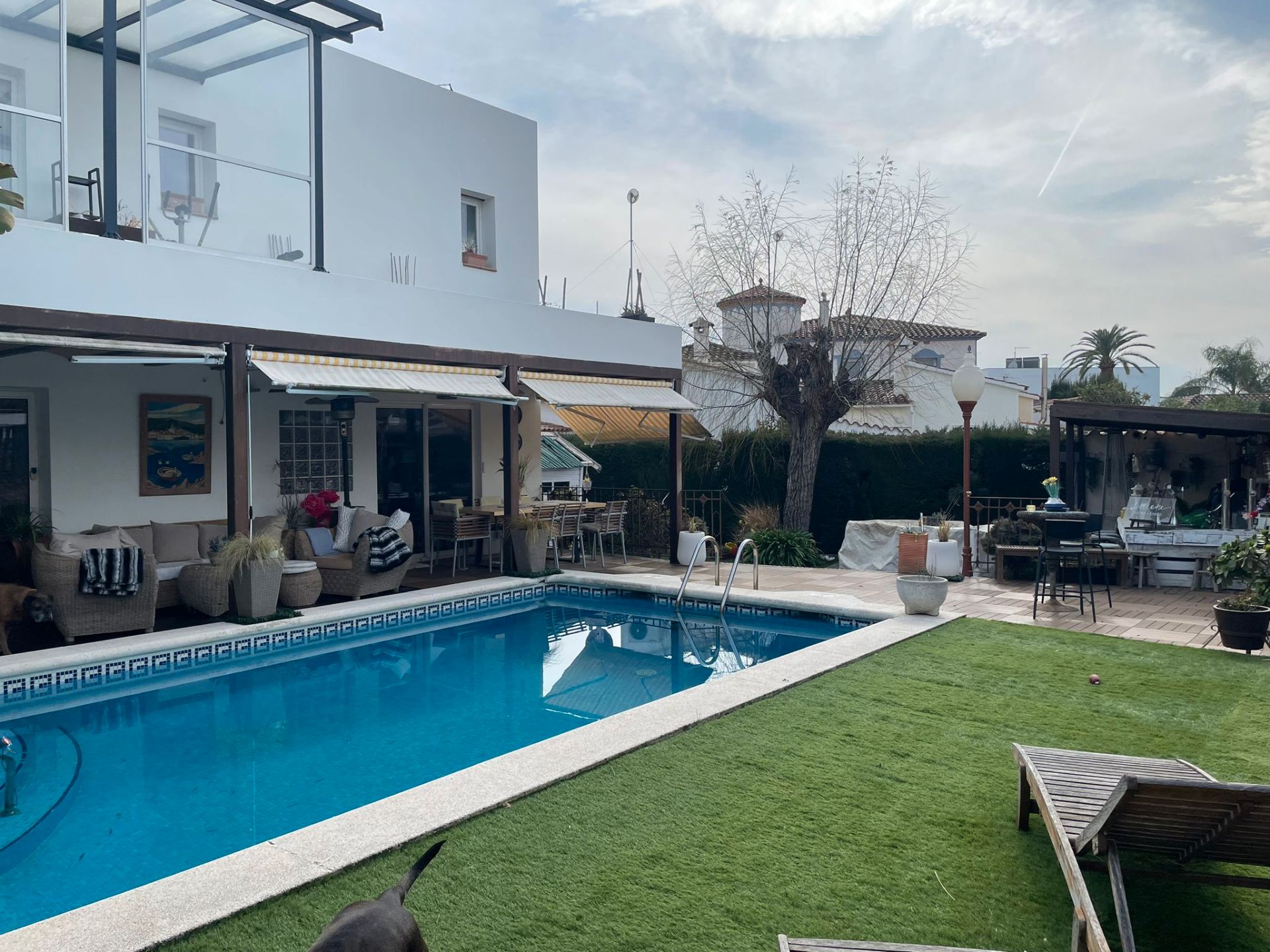 Swimming pool of House or chalet for sale in Empuriabrava  with Air Conditioner, Heating and Private garden