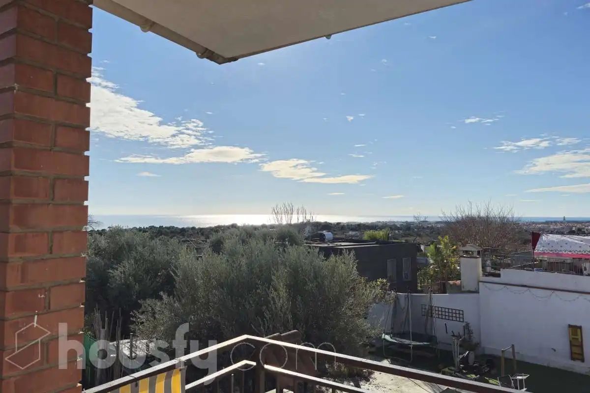 Houses for sale in Carrer de L'Estaca, Fondo Somella