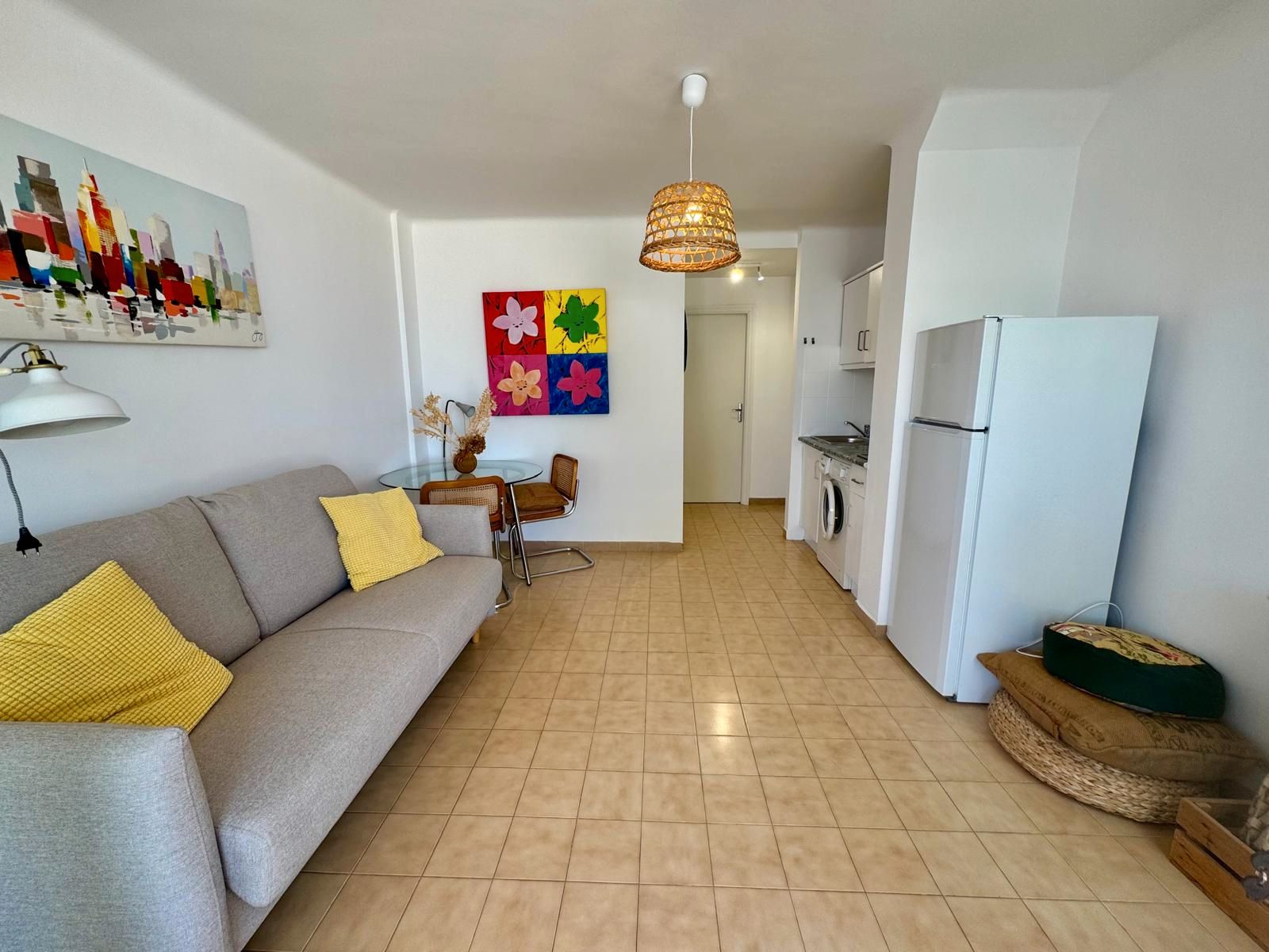Sala d'estar de Apartament de lloguer en Ses Salines amb Terrassa, Moblat i Rentadora