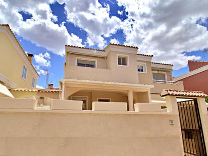 Exterior view of Single-family semi-detached for sale in Elche / Elx  with Air Conditioner, Terrace and Balcony