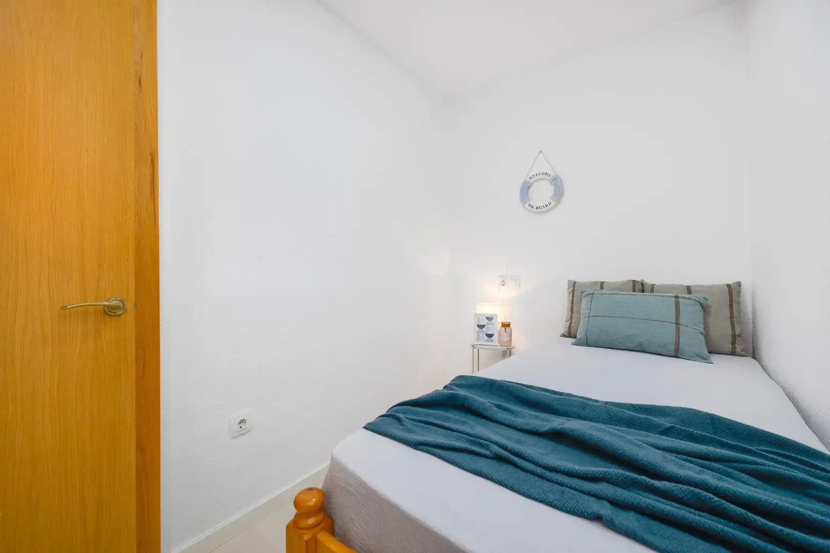 Dormitori de Apartament en venda en Torrevieja amb Aire condicionat, Terrassa i Moblat