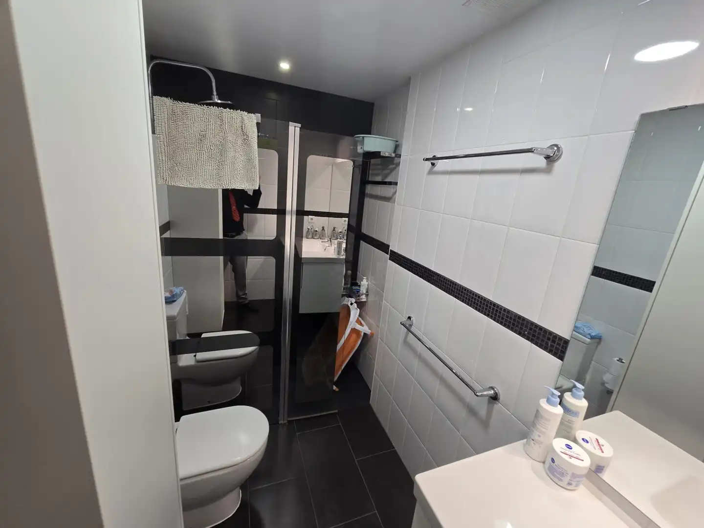 Baño de Piso en venta en Mijas con Aire acondicionado, Calefacción y Jardín privado