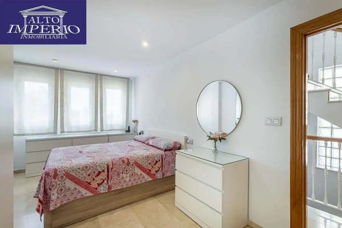 Habitación de Casa o chalet en venta en Granada con Calefacción y Terraza