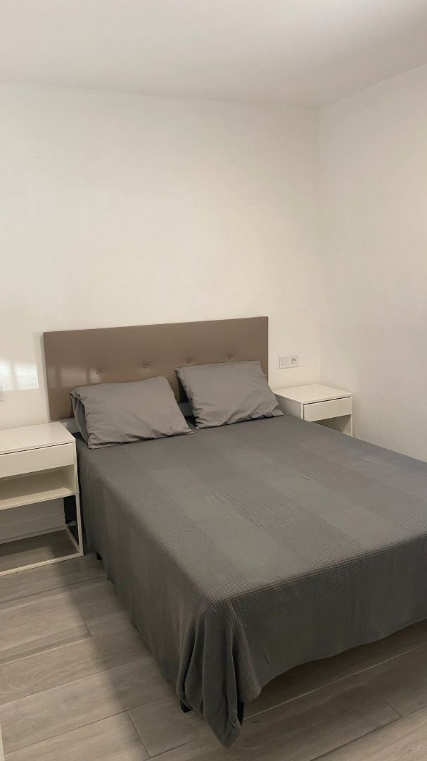 Flat for sale in Calle Ayala, Parque Ayala - Jardín de la Abadía - Huelín