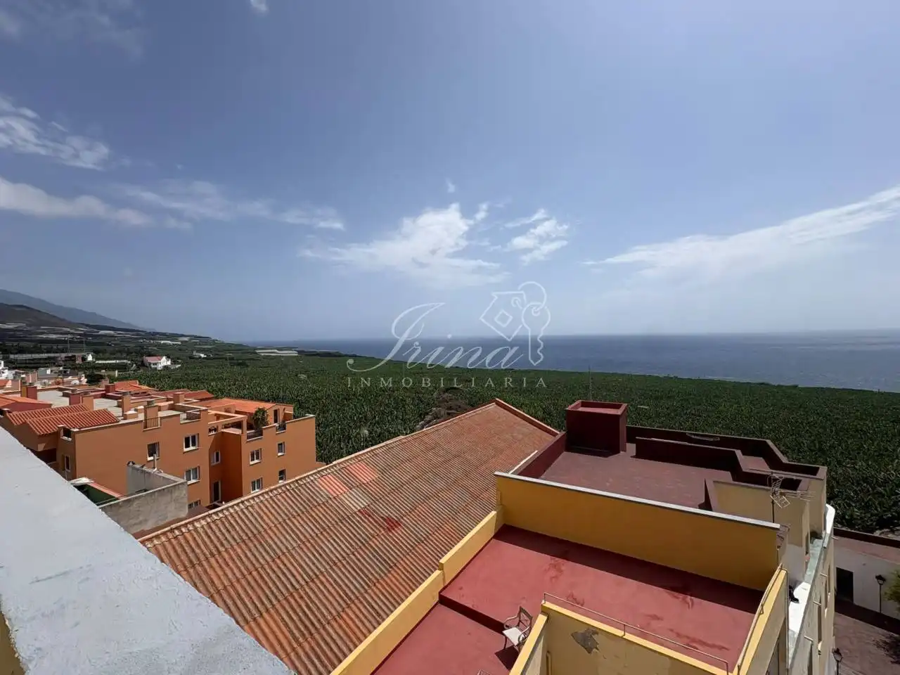 Vista exterior de Casa adosada en venda en Tazacorte amb Terrassa