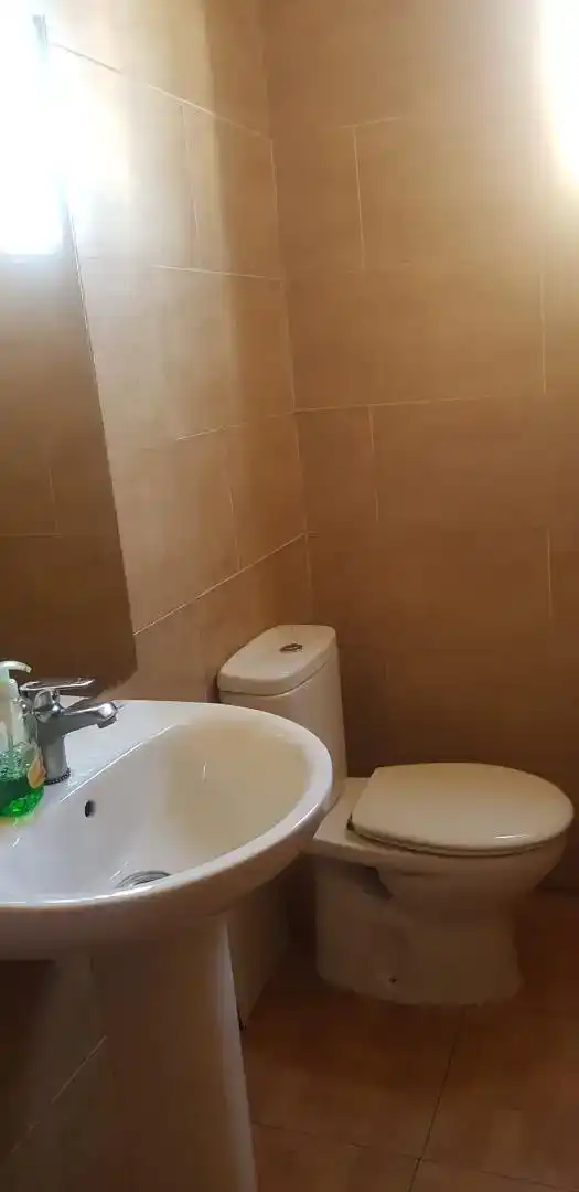 Baño de Local en venta en Ugena, Toledo