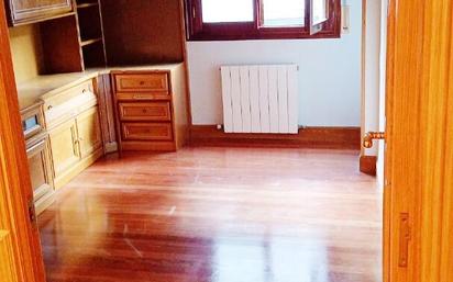 Bedroom of Flat for sale in Barakaldo 