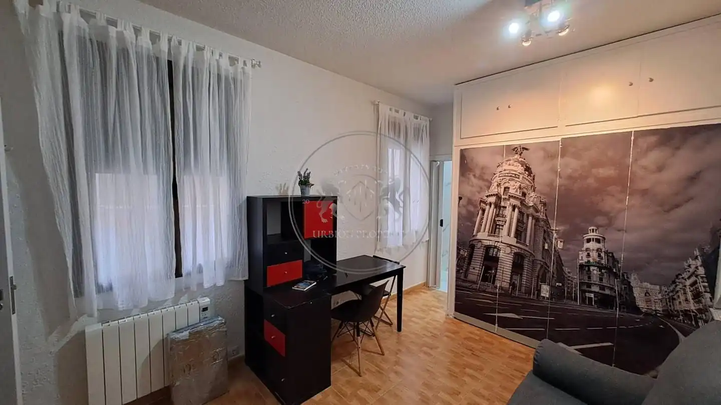 Habitación de Estudio de alquiler en Madrid con Calefacción y Amueblado