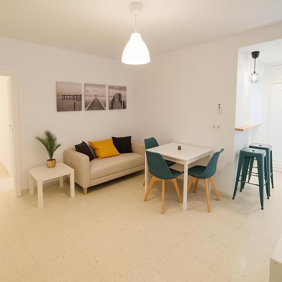 Living room of Flat for sale in  Granada Capital  with Air Conditioner and Furnished