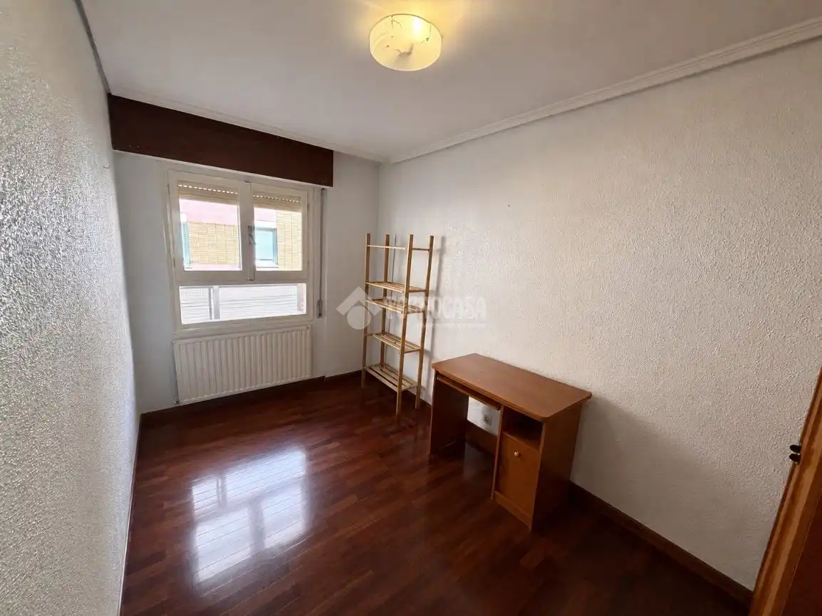 Schlafzimmer von Wohnung zum Verkauf in Valladolid