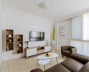 Sala d'estar de Apartament de lloguer en  Santa Cruz de Tenerife Capital amb Aire condicionat
