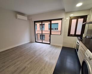 Bedroom of Flat for sale in  Madrid Capital  with Air Conditioner, Heating and Terrace