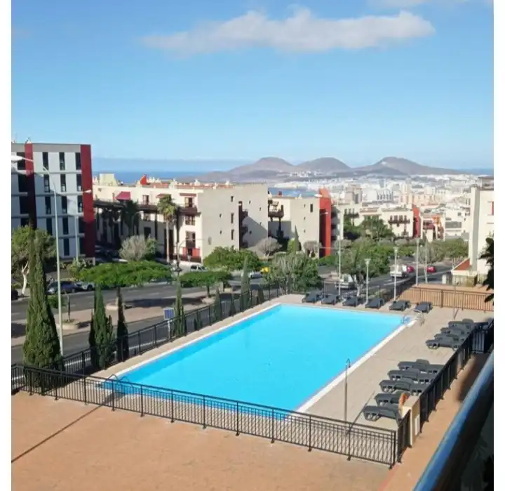 Vista exterior de Piso de alquiler en Ciudad Alta