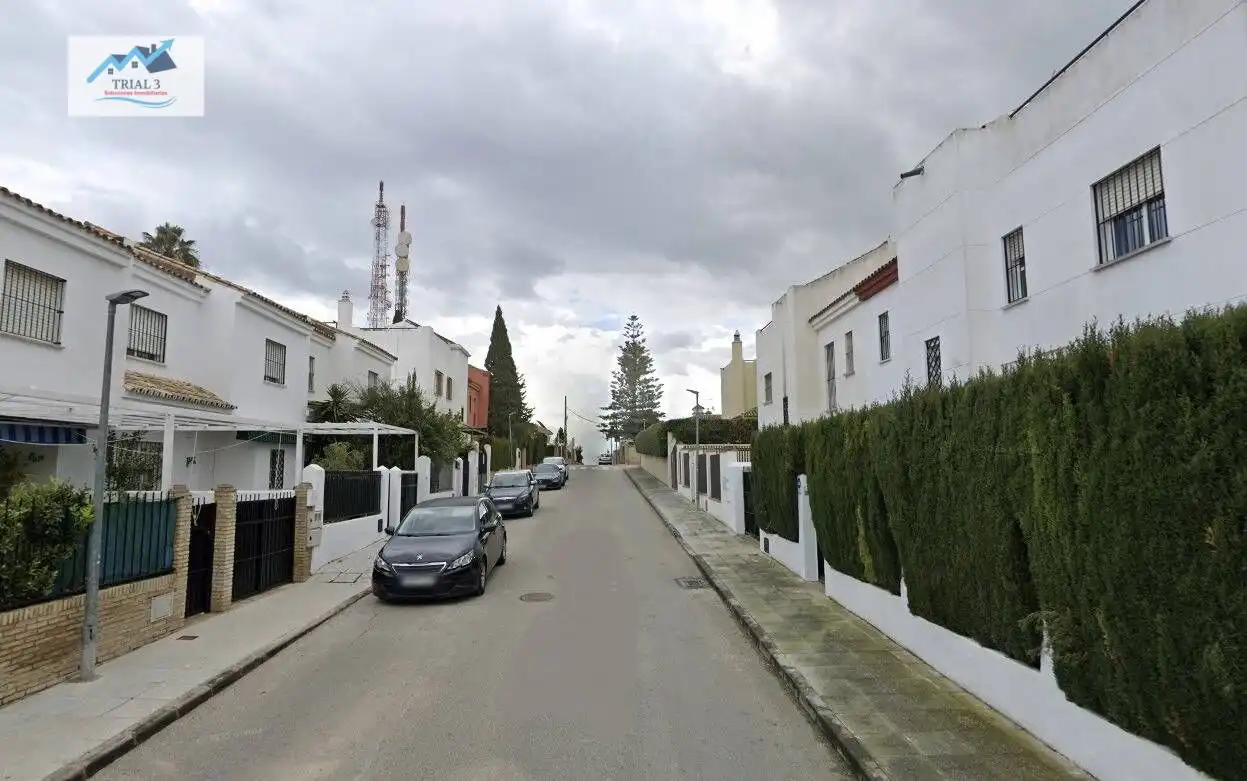 Vista exterior de Casa o chalet en venta en Valencina de la Concepción con Piscina comunitaria