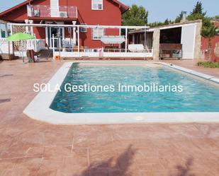Piscina de Casa o xalet en venda en Úbeda amb Aire condicionat, Jardí privat i Terrassa