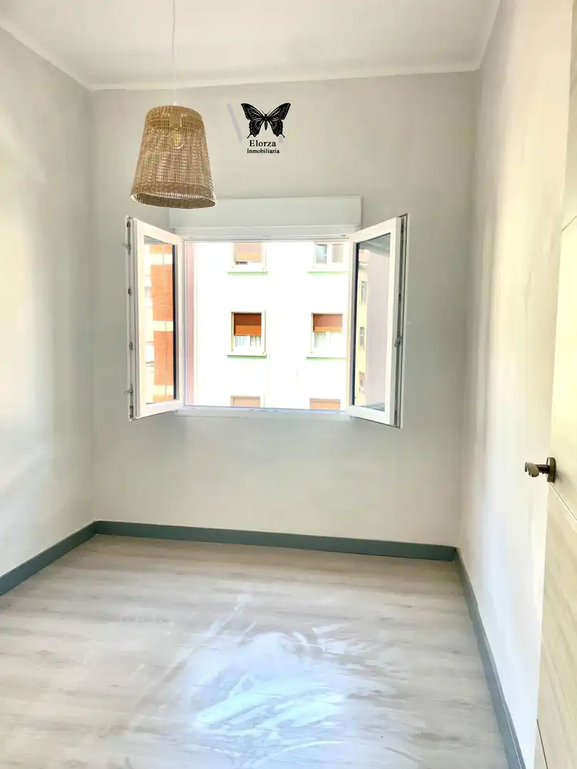 Bedroom of Flat for sale in Oviedo   with Heating