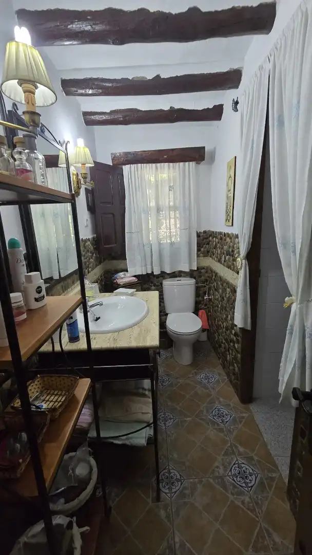 Baño de Finca rústica en venta en Villanueva del Arzobispo con Calefacción, Trastero y Piscina