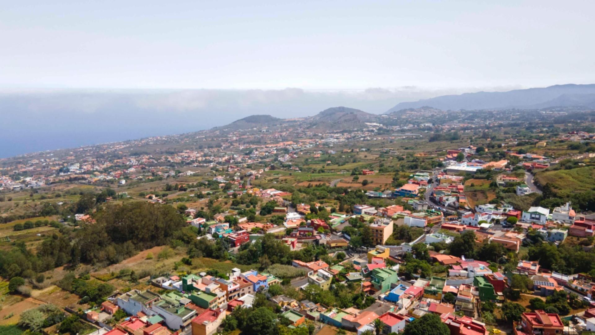 Vista exterior de Casa o xalet en venda en Tacoronte amb Jardí privat, Traster i Alarma