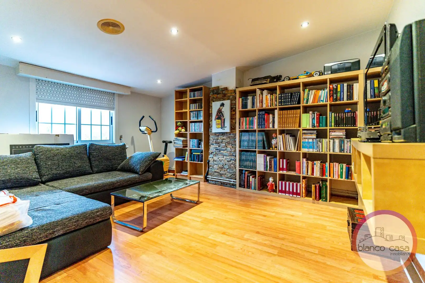 Sala de estar de Casa o chalet en venta en Carballo con Calefacción, Jardín privado y Trastero