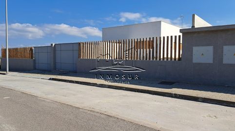 Foto 2 de Casa adosada en venta en Las Vegas - Campoaras, Lucena