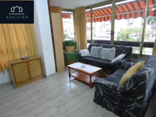 Sala d'estar de Apartament de lloguer en Benidorm amb Piscina comunitària