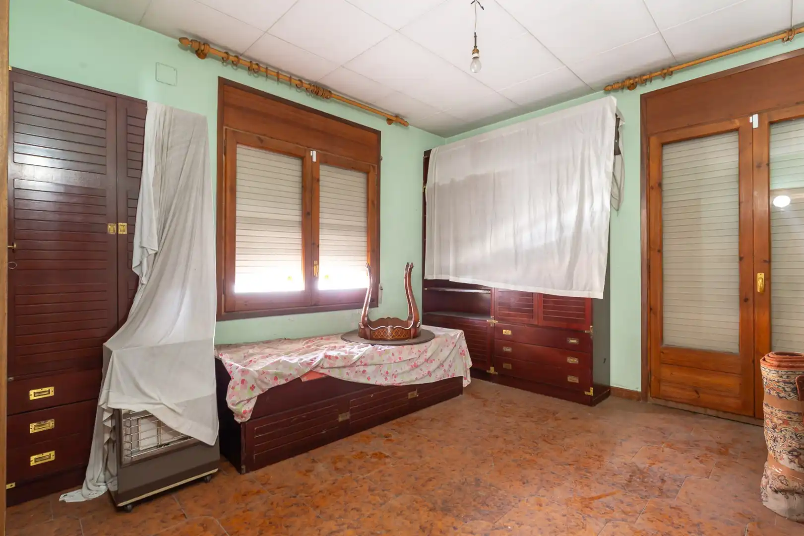 Dormitori de Casa o xalet en venda en Rubí amb Terrassa i Traster